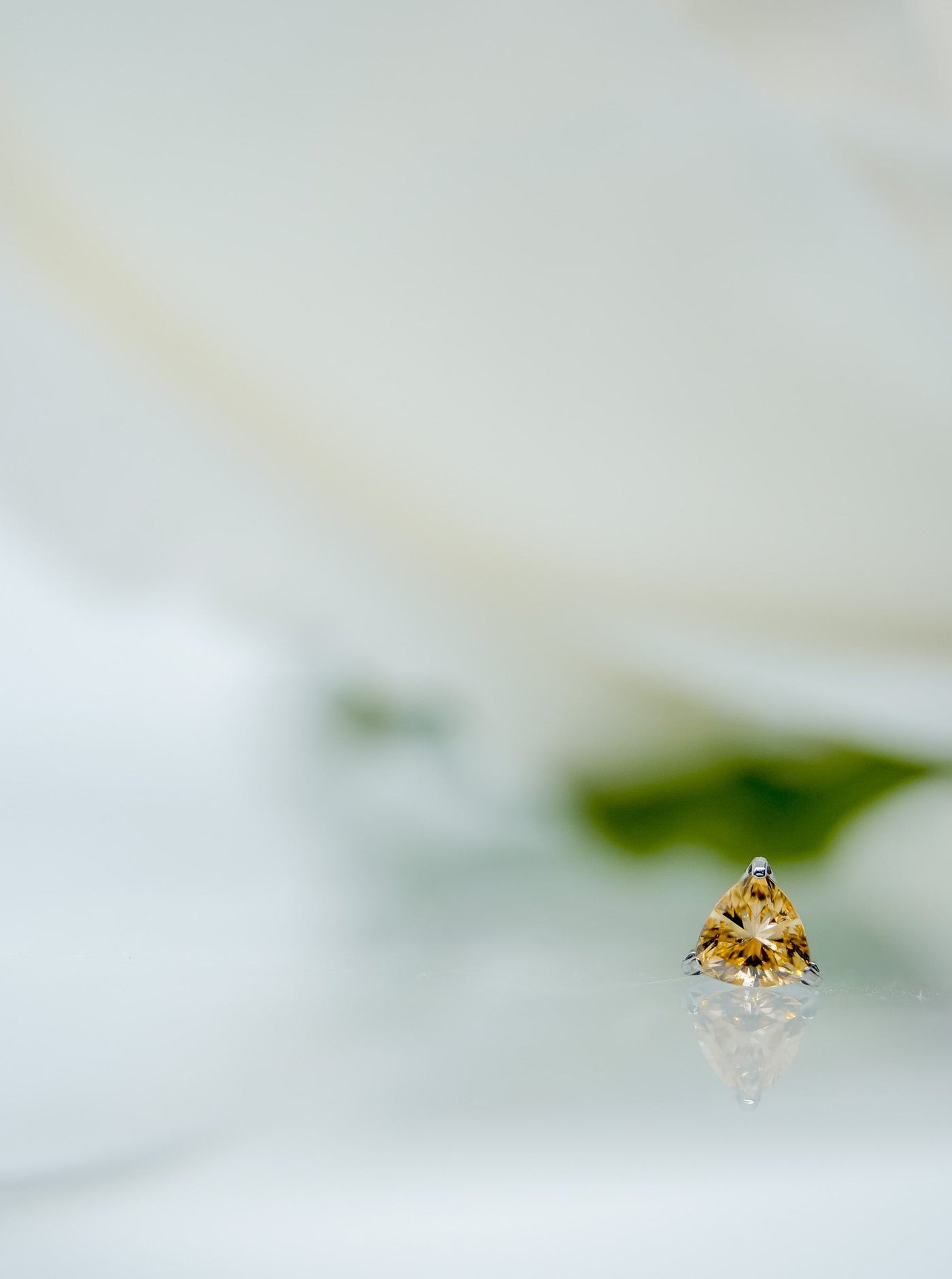 champagne gold coloured cz prong
