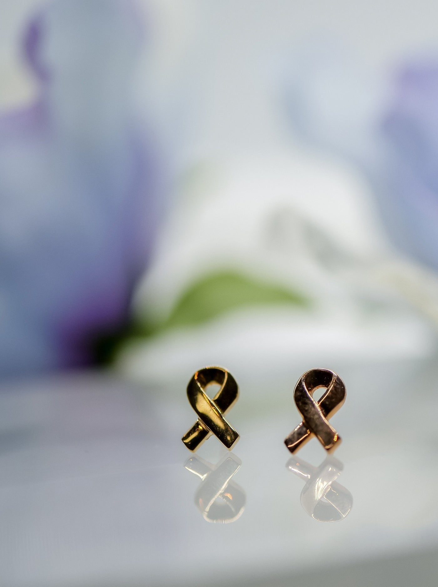 cancer ribbons in yellow and rose gold threadless end